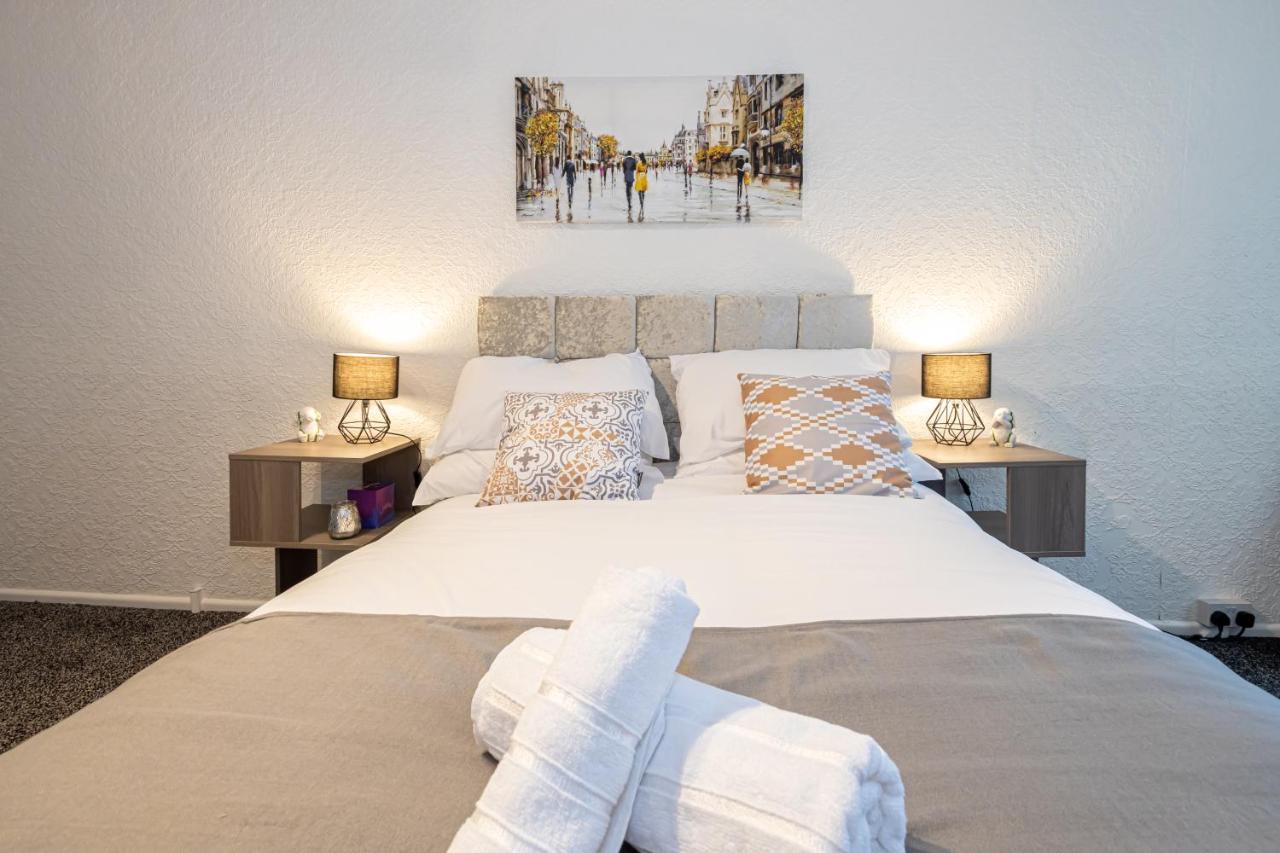 Flat In Greater Apartment Manchester